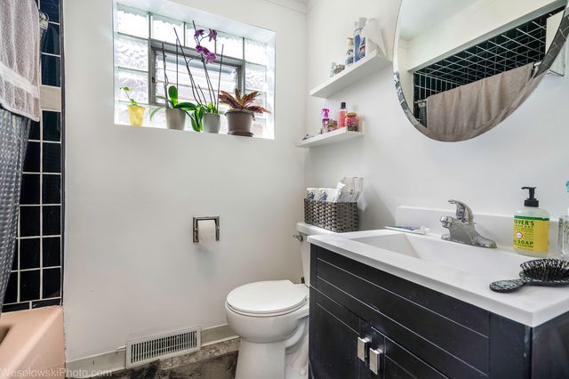 3237 W 38th Place, Chicago, IL 60632