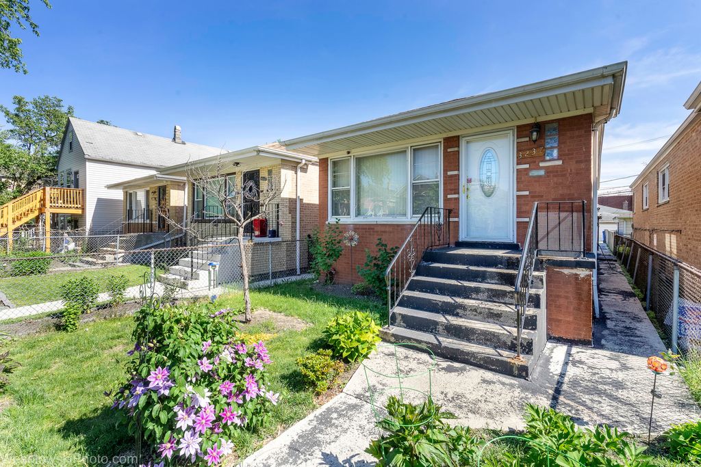 3237 W 38th Place, Chicago, IL 60632