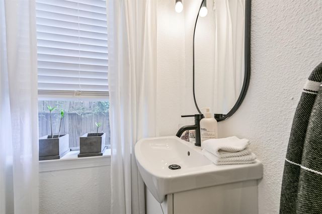 415 Fairview Avenue 3, Houston, TX 77006