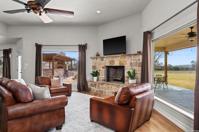 292 San Marcos, New Braunfels, TX 78132