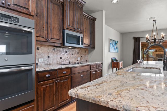 292 San Marcos, New Braunfels, TX 78132