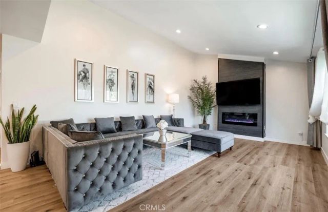 15902 Plumwood, Westminster, CA 92683