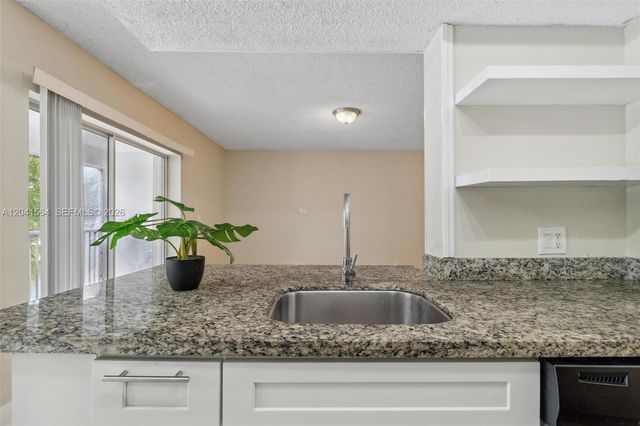 5672 Rock Island Road 254, Tamarac, FL 33319