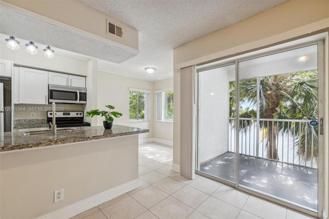 5672 Rock Island Road 254, Tamarac, FL 33319