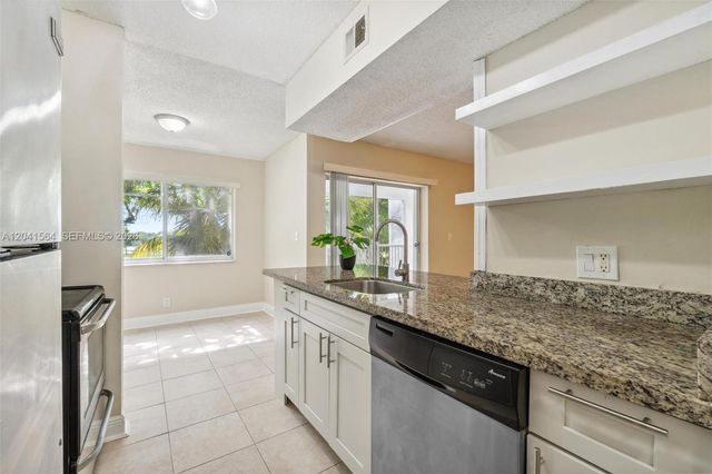 5672 Rock Island Road 254, Tamarac, FL 33319
