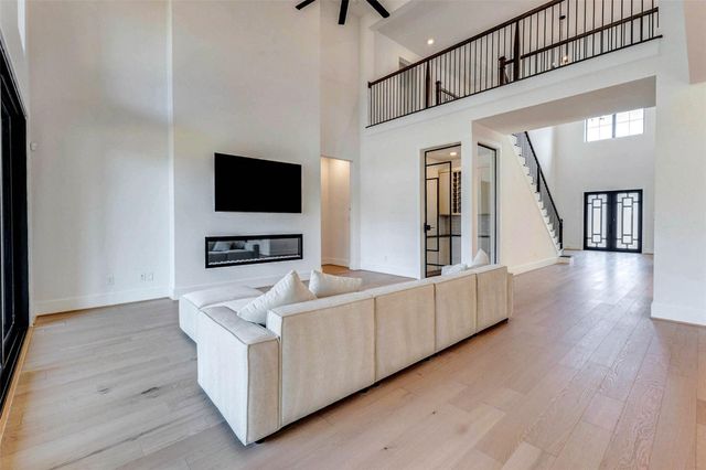 1327 Crown Forest Drive, Missouri City, TX 77459