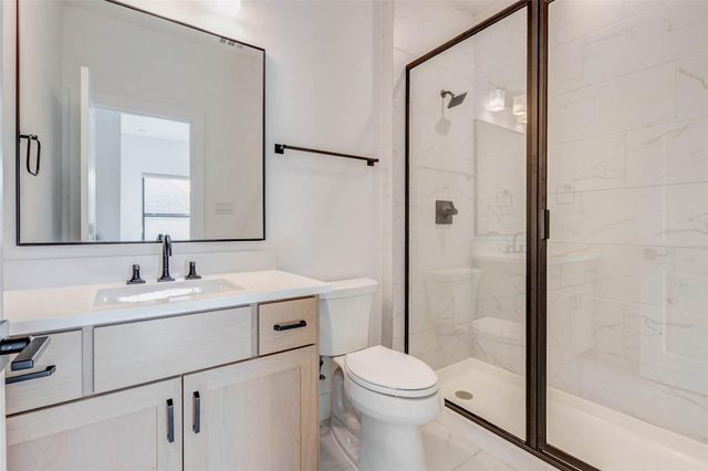 1327 Crown Forest Drive, Missouri City, TX 77459
