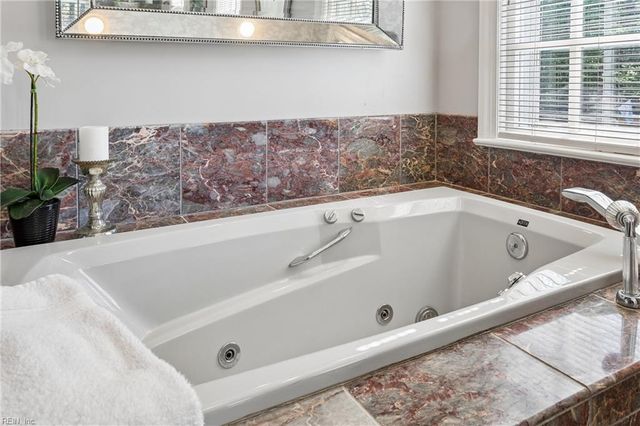 26 Amy Brooks DR, Newport News, VA 23606