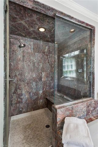 26 Amy Brooks DR, Newport News, VA 23606