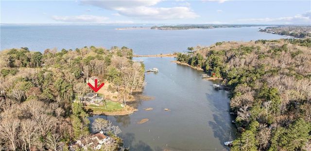 26 Amy Brooks DR, Newport News, VA 23606