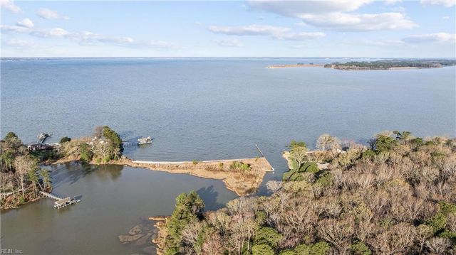 26 Amy Brooks DR, Newport News, VA 23606