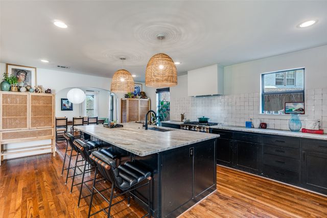 1126 Lausanne Avenue, Dallas, TX 75208