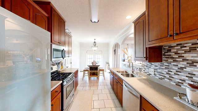 216 Glen Oaks Drive, Dothan, AL 36301