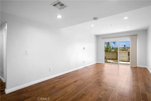 6800 Corbin Avenue 106, Reseda, CA 91335