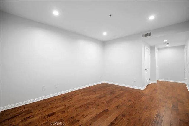 6800 Corbin Avenue 106, Reseda, CA 91335