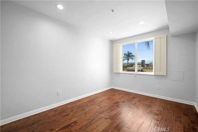 6800 Corbin Avenue 106, Reseda, CA 91335