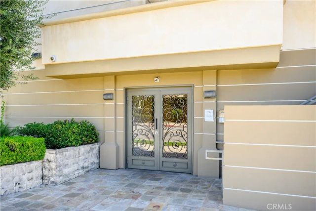 6800 Corbin Avenue 106, Reseda, CA 91335