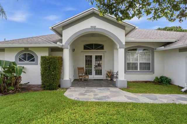 2201 SE BOWIE Street, Port St. Lucie, FL 34952