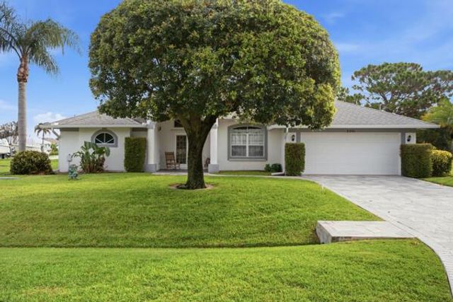 2201 SE BOWIE Street, Port St. Lucie, FL 34952
