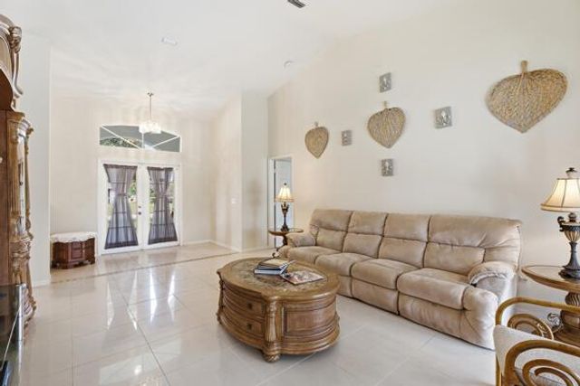 2201 SE BOWIE Street, Port St. Lucie, FL 34952