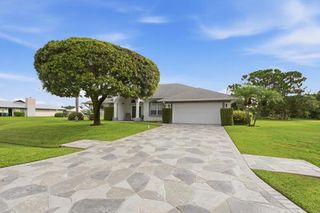 2201 SE BOWIE Street, Port St. Lucie, FL 34952
