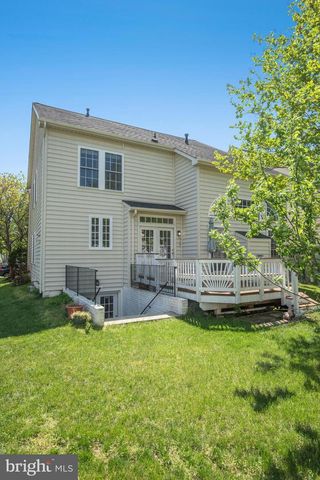 8416 CHURCHSIDE DR, Gainesville, VA 20155