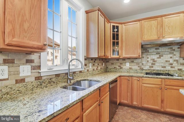 8416 CHURCHSIDE DR, Gainesville, VA 20155