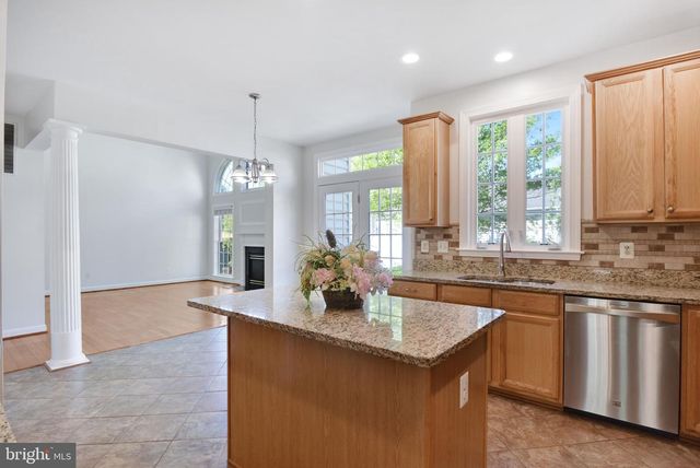 8416 CHURCHSIDE DR, Gainesville, VA 20155
