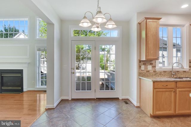 8416 CHURCHSIDE DR, Gainesville, VA 20155