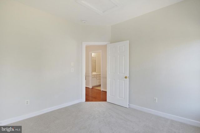8416 CHURCHSIDE DR, Gainesville, VA 20155