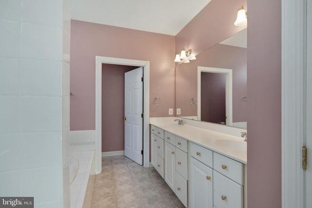 8416 CHURCHSIDE DR, Gainesville, VA 20155