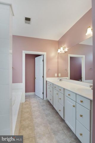 8416 CHURCHSIDE DR, Gainesville, VA 20155