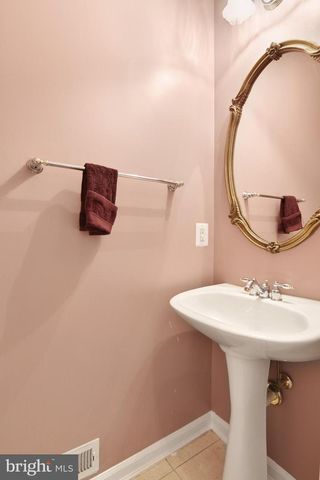 8416 CHURCHSIDE DR, Gainesville, VA 20155