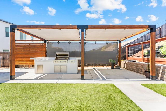 3166 Sofia Dr, Lincoln, CA 95648