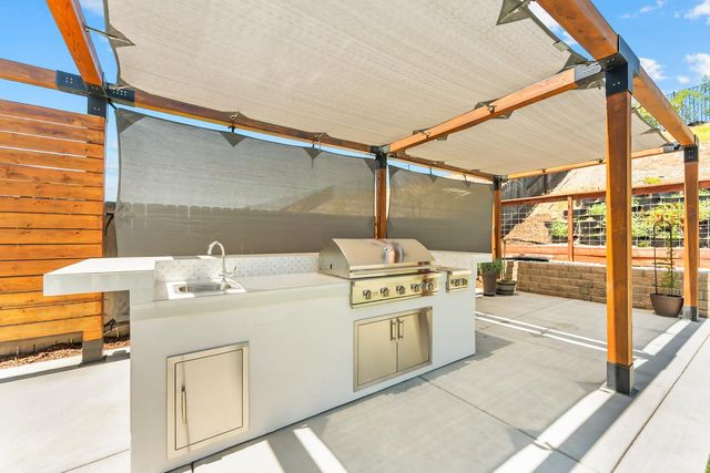 3166 Sofia Dr, Lincoln, CA 95648