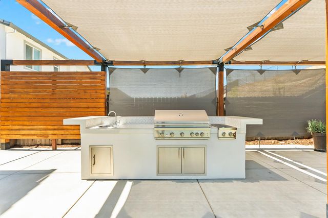 3166 Sofia Dr, Lincoln, CA 95648