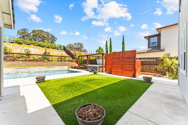 3166 Sofia Dr, Lincoln, CA 95648