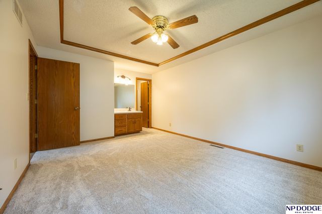4820 Bunker Hill Road, Lincoln, NE 68521