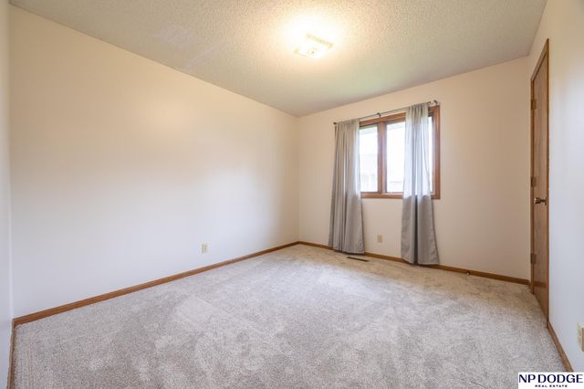 4820 Bunker Hill Road, Lincoln, NE 68521