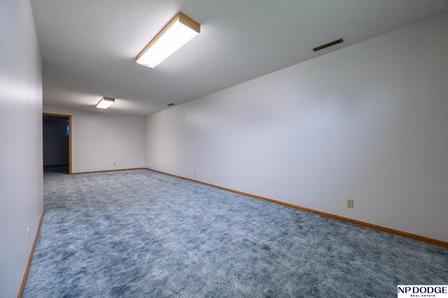 4820 Bunker Hill Road, Lincoln, NE 68521