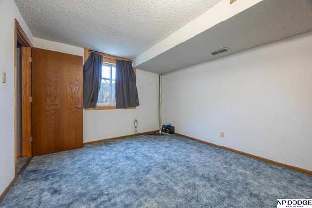 4820 Bunker Hill Road, Lincoln, NE 68521