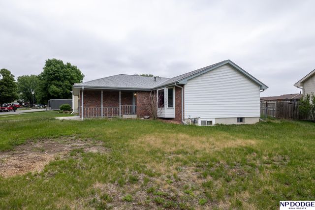 4820 Bunker Hill Road, Lincoln, NE 68521