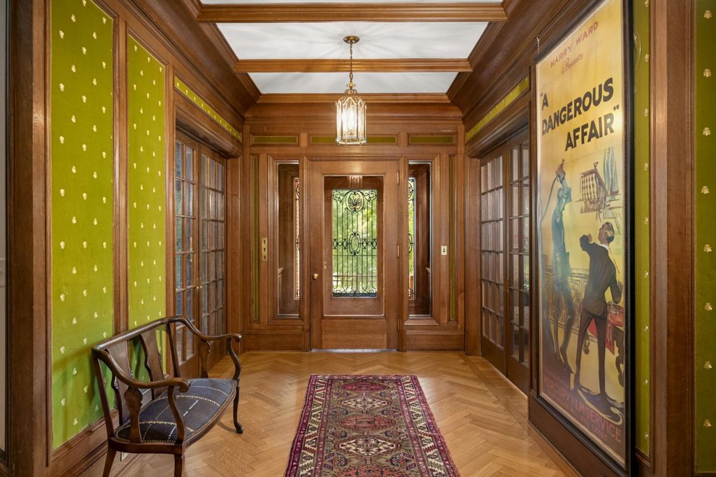 2224 W Lake Of The Isles Parkway, Minneapolis, MN 55405 — photo 2
