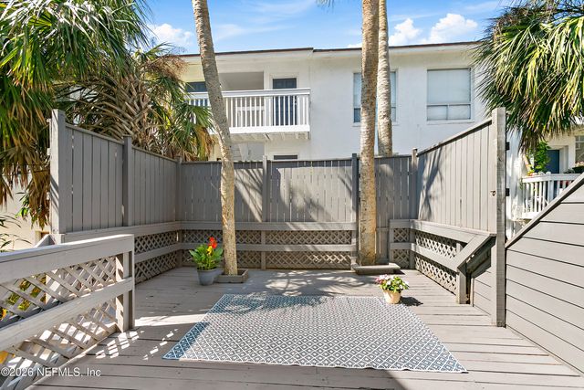 2236 2ND Street S, Jacksonville Beach, FL 32250