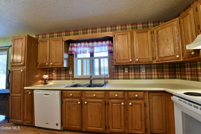 128 Pilling Drive, Fonda, NY 12068