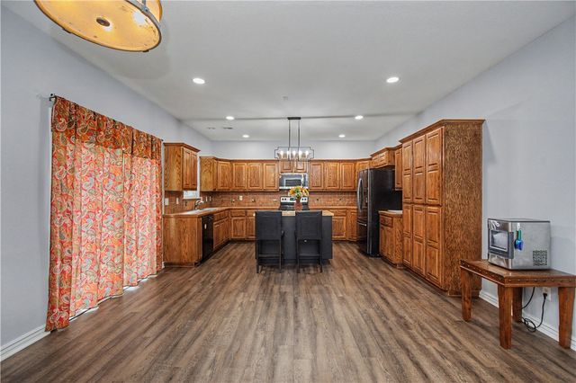 13095 Earl Road, Gravette, AR 72736
