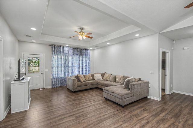 13095 Earl Road, Gravette, AR 72736
