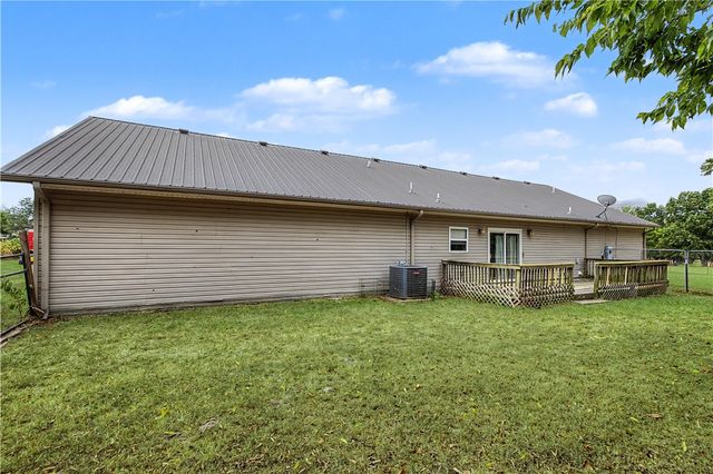 13095 Earl Road, Gravette, AR 72736