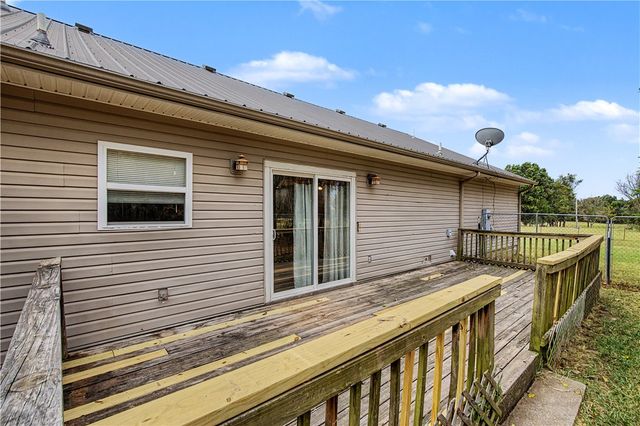 13095 Earl Road, Gravette, AR 72736