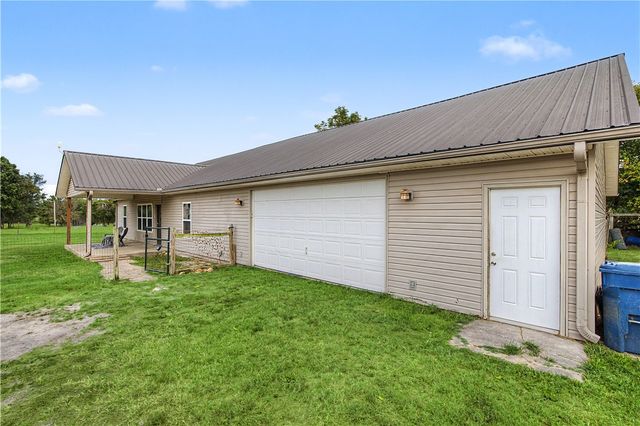 13095 Earl Road, Gravette, AR 72736